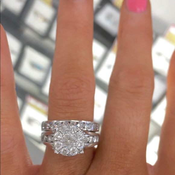 Littmans engagement ring and wedding band - Picture 2 of 3